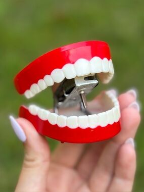 Vintage 90s Chattering Talking Teeth